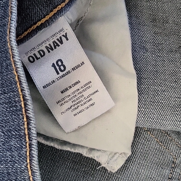 2 Pairs of Old Navy Jeans - Picture 8 of 10